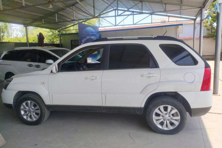 Used Kia Sportage 2013 2.0L Manual Two-Wheel Drive GL Trim Exterior 3