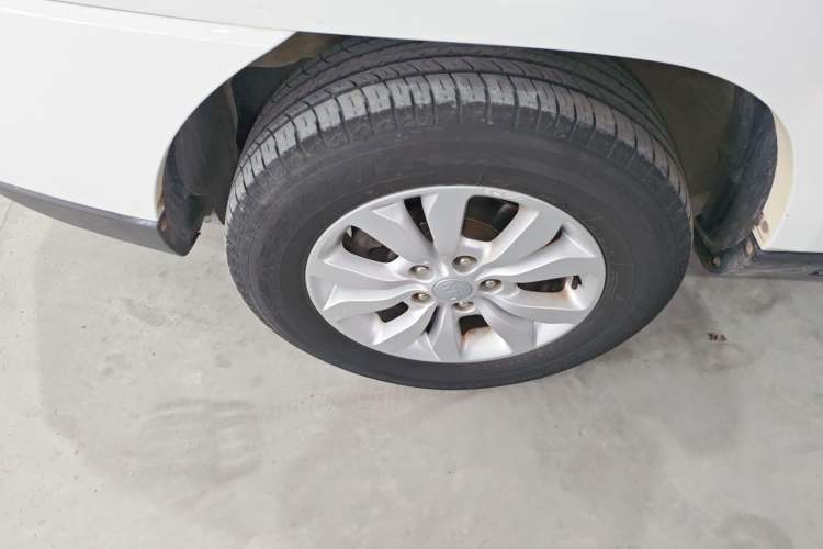 Used Kia Sportage 2013 2.0L Manual Two-Wheel Drive GL Trim Exterior 4