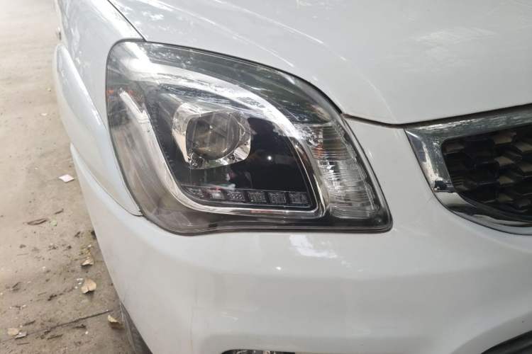 Used Kia Sportage 2013 2.0L Manual Two-Wheel Drive GL Trim Exterior 4