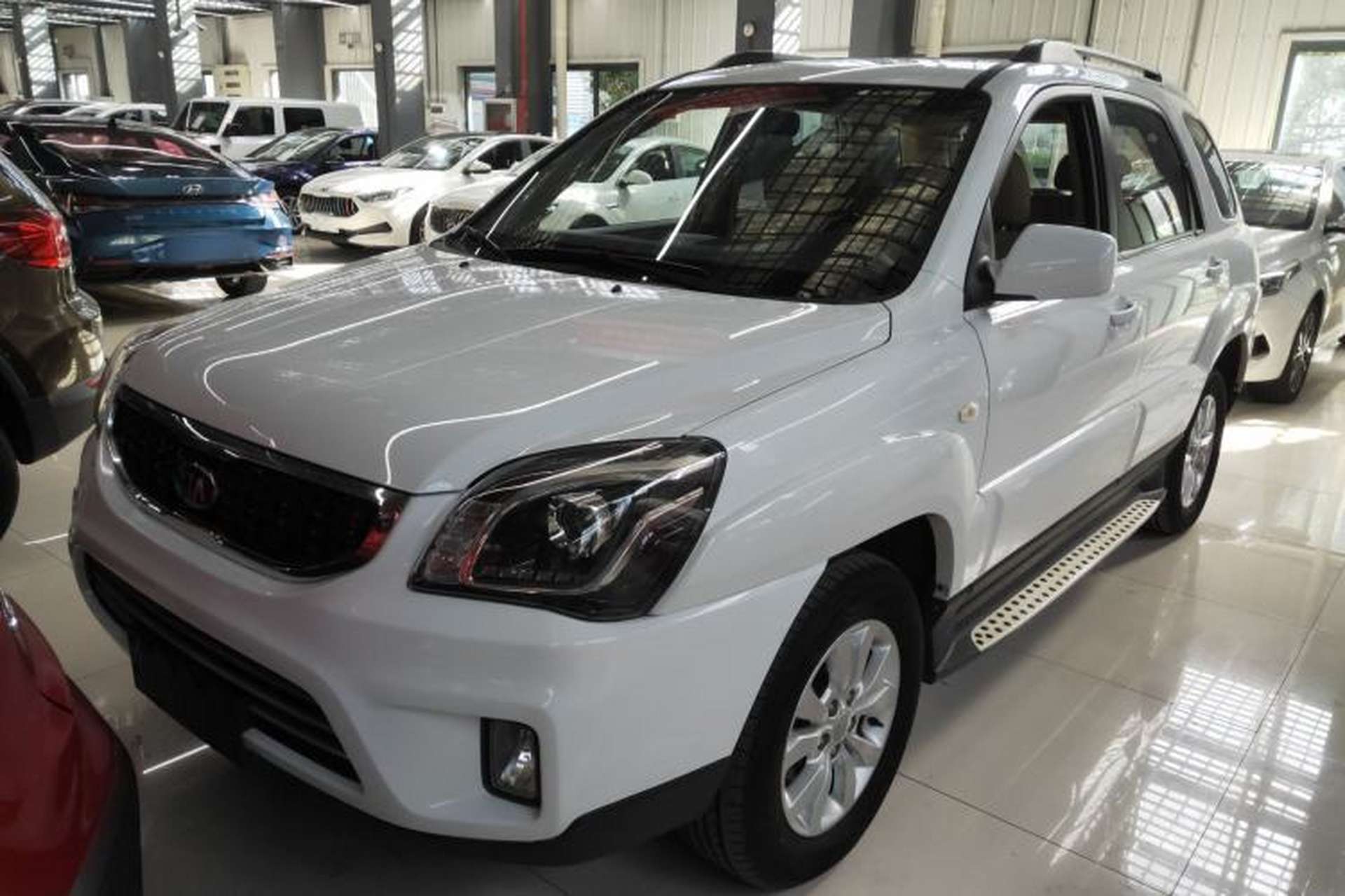 Used Kia Sportage 2013 2.0L Automatic Two-Wheel Drive GL Trim Front Left 45 Deg