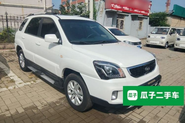 Used Kia Sportage 2013 2.0L Automatic Two-Wheel Drive GL Trim Front Right 45 Deg
