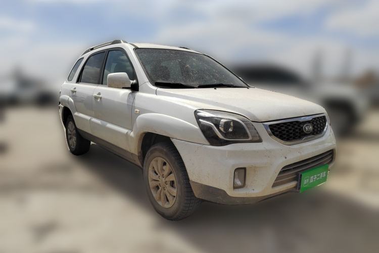 Used Kia Sportage 2013 2.0L Manual Two-Wheel Drive GL Trim Front Right 45 Deg
