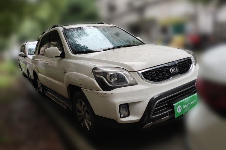 Used Kia Sportage 2013 2.0L Manual Two-Wheel Drive GL Trim Front Right 45 Deg