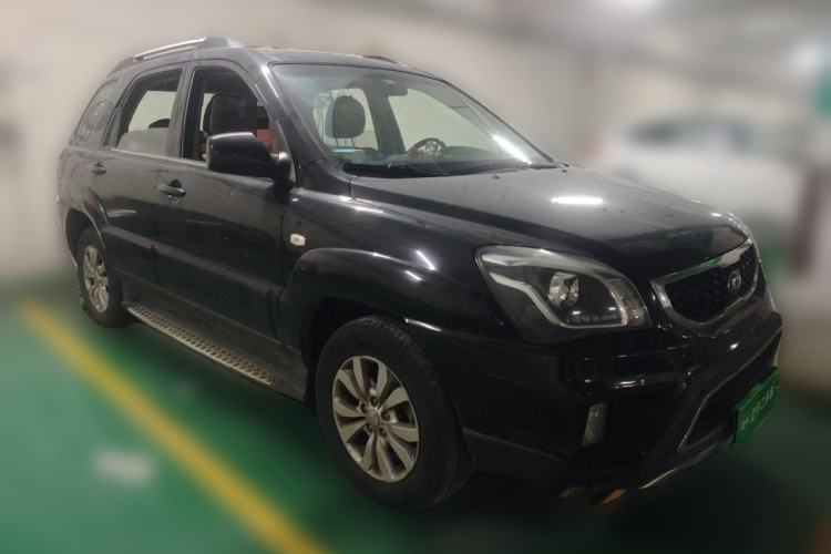 Used Kia Sportage 2013 2.0L Automatic Two-Wheel Drive GL Trim Front Right 45 Deg