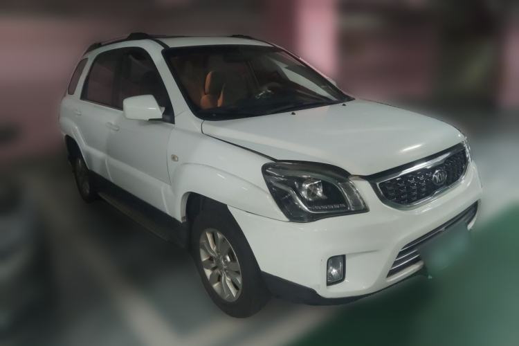 Used Kia Sportage 2013 2.0L Automatic Two-Wheel Drive GL Trim Front Right 45 Deg