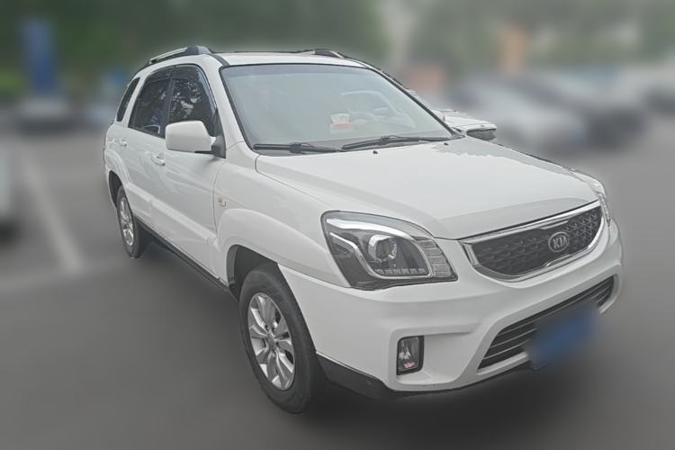 Used Kia Sportage 2013 2.0L Manual Two-Wheel Drive GL Trim Front Right 45 Deg