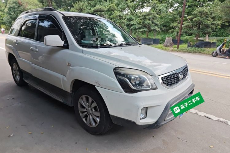 Used Kia Sportage 2013 2.0L Automatic Two-Wheel Drive GL Trim Front Right 45 Deg