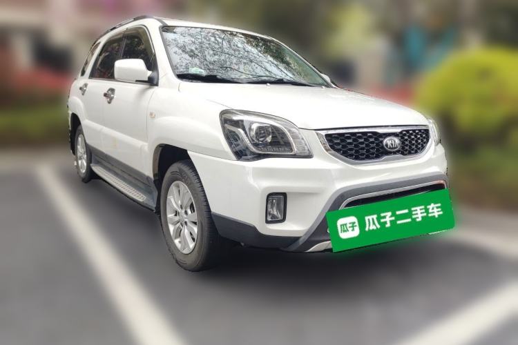 Used Kia Sportage 2013 2.0L Manual Two-Wheel Drive GL Trim Front Right 45 Deg