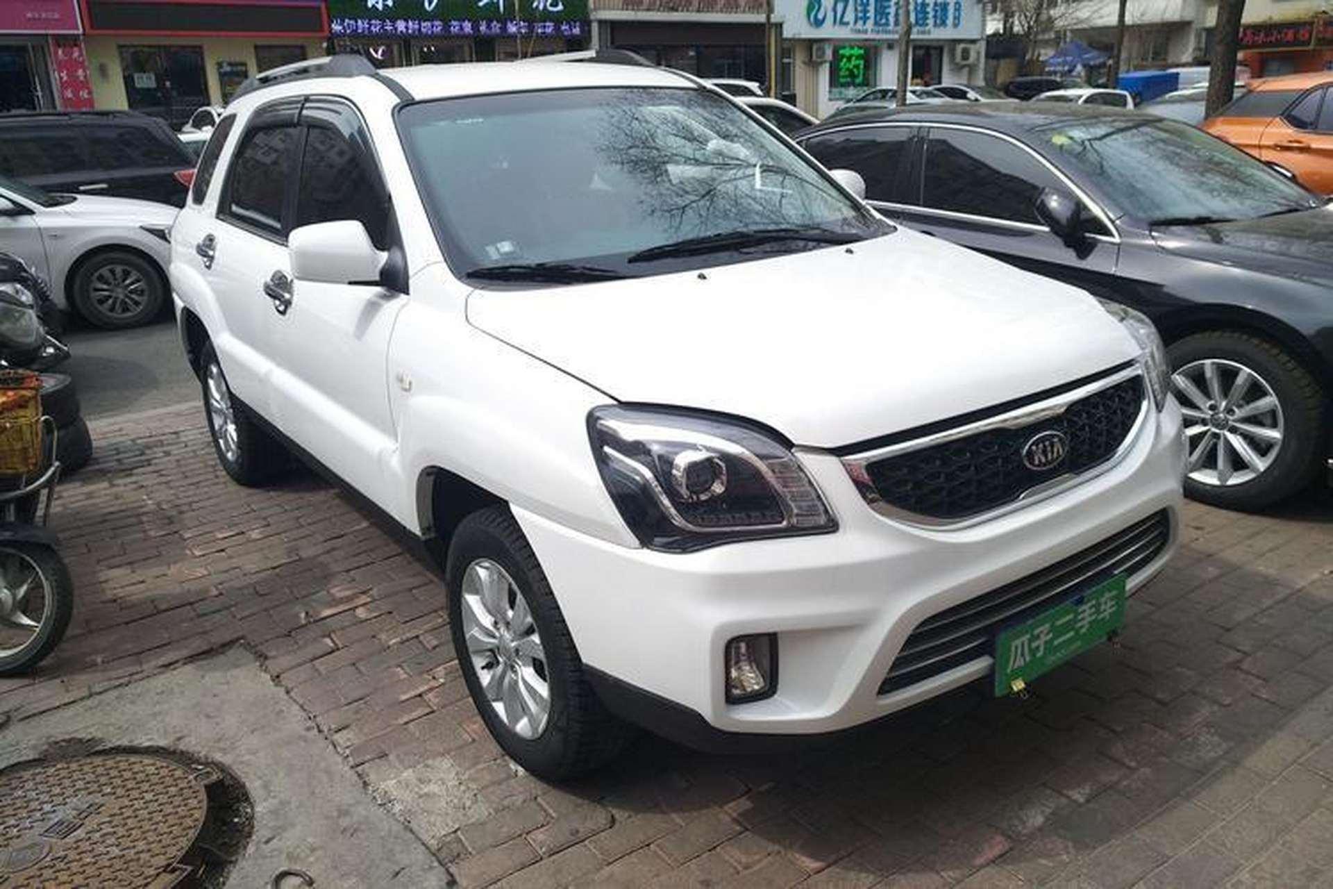 Used Kia Sportage 2013 2.0L Automatic Two-Wheel Drive GL Trim Front Right 45 Deg
