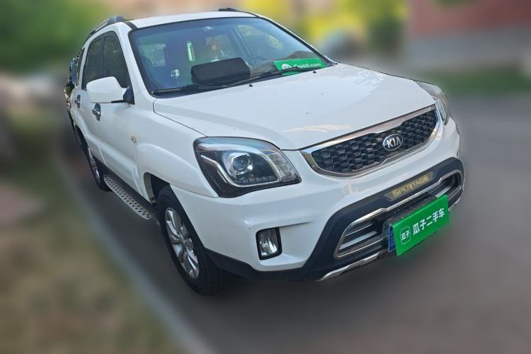 Used Kia Sportage 2013 2.0L Automatic Two-Wheel Drive GL Trim Front Right 45 Deg