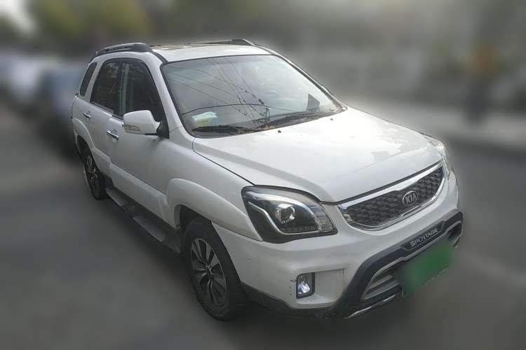 Used Kia Sportage 2013 2.0L Manual Two-Wheel Drive GLS Front Right 45 Deg
