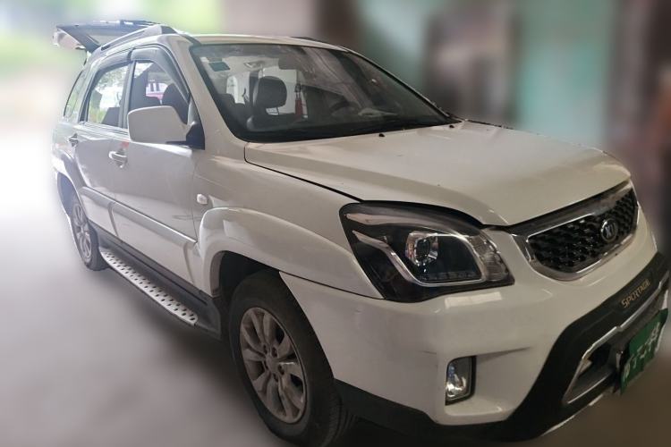 Used Kia Sportage 2013 2.0L Automatic Two-Wheel Drive GL Trim Front Right 45 Deg