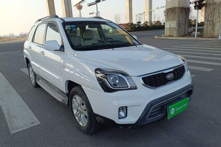 Used Kia Sportage 2013 2.0L Automatic Two-Wheel Drive GL Trim Front Right 45 Deg