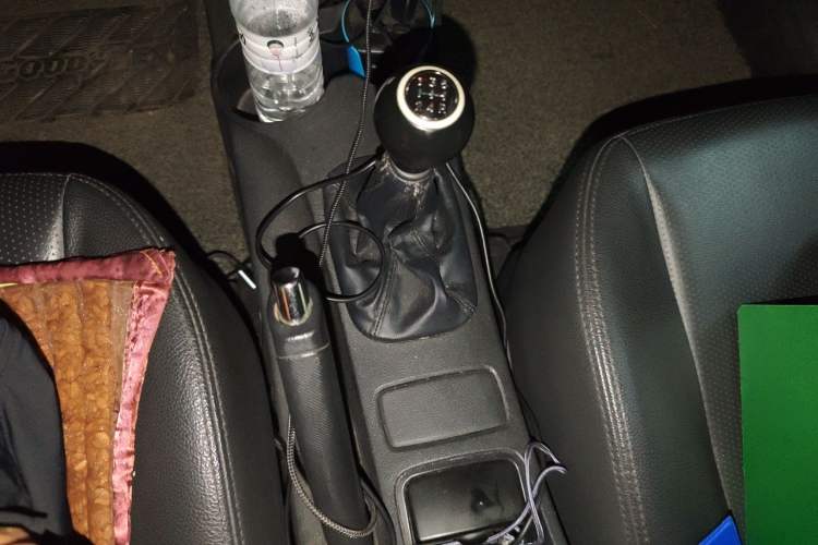 Used Kia Sportage 2013 2.0L Manual Two-Wheel Drive GLS Gear Lever