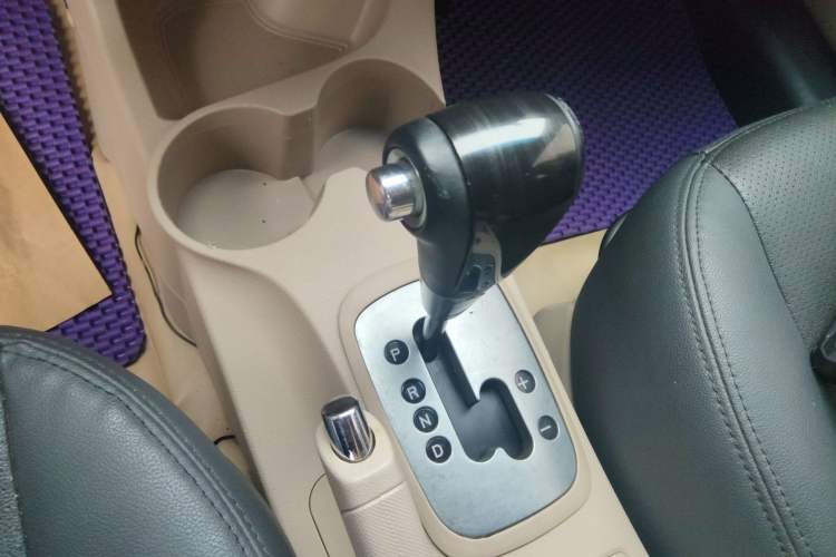 Used Kia Sportage 2013 2.0L Automatic Two-Wheel Drive GL Trim Gear Lever