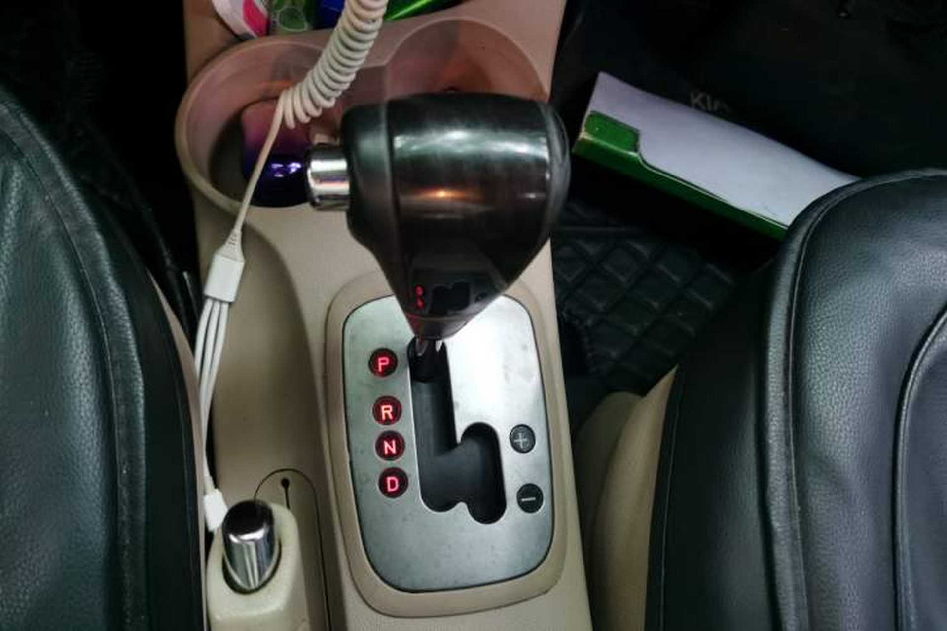 Used Kia Sportage 2013 2.0L Automatic Two-Wheel Drive GL Trim Gear Lever