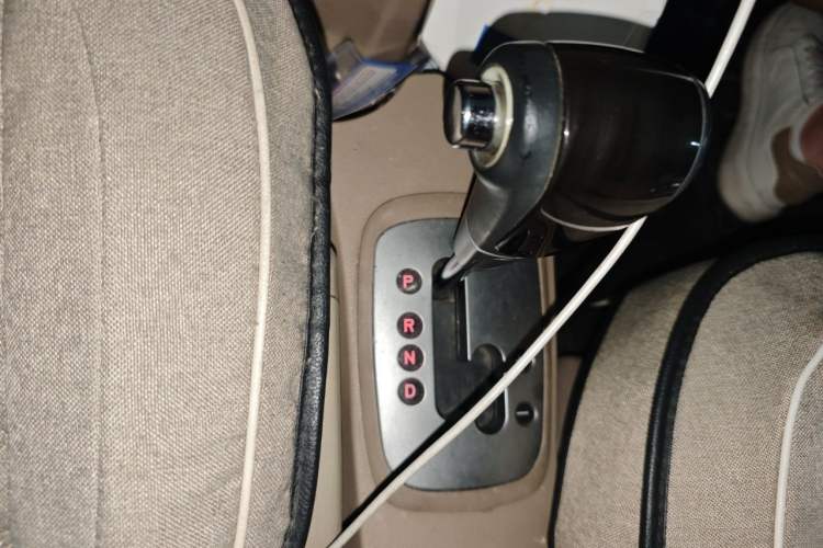 Used Kia Sportage 2013 2.0L Automatic Two-Wheel Drive GL Trim Gear Lever