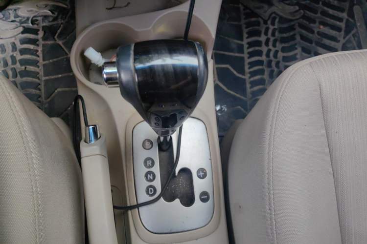 Used Kia Sportage 2013 2.0L Automatic Two-Wheel Drive GL Trim Gear Lever