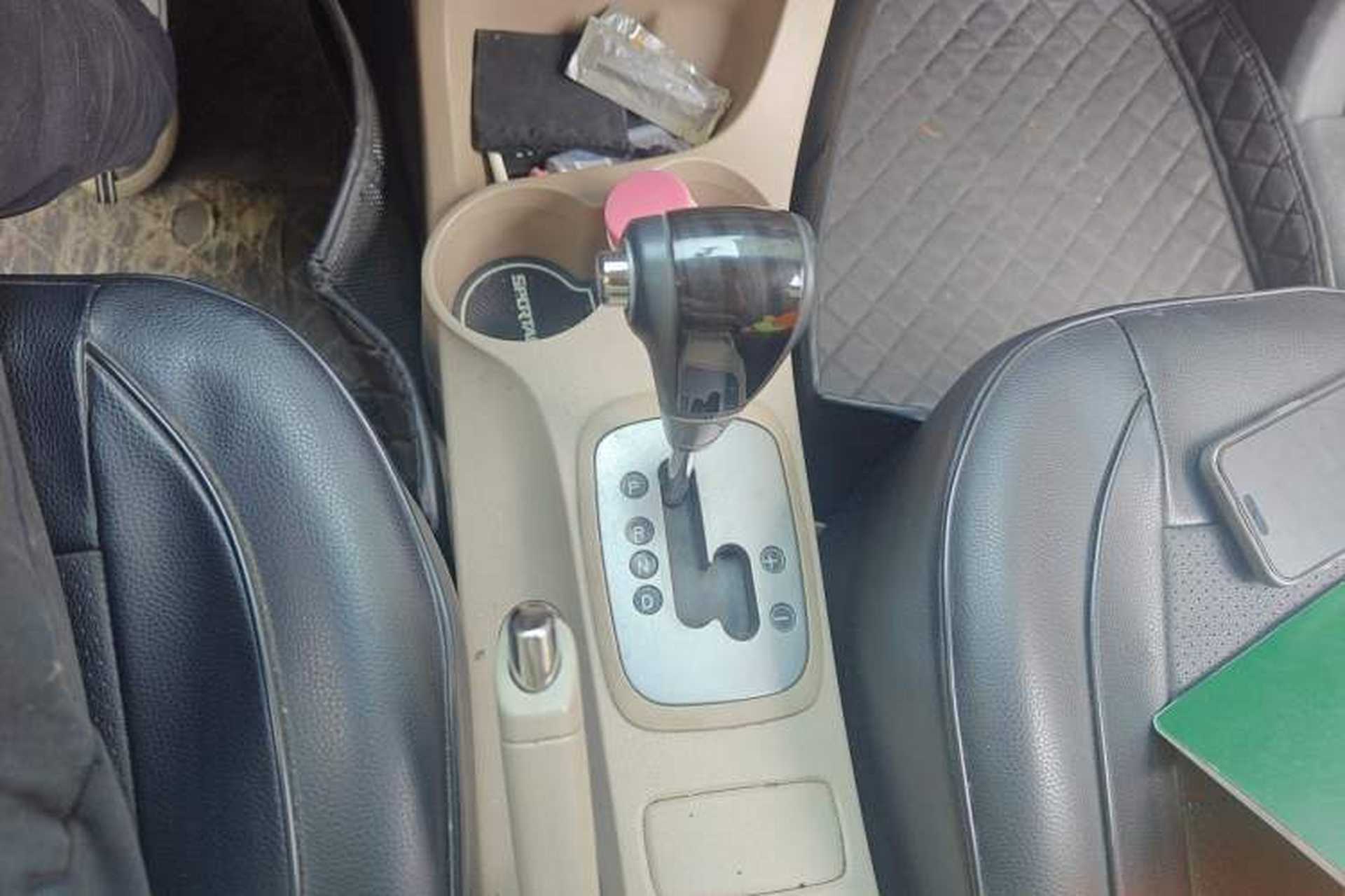 Used Kia Sportage 2013 2.0L Automatic Two-Wheel Drive GL Trim Gear Lever