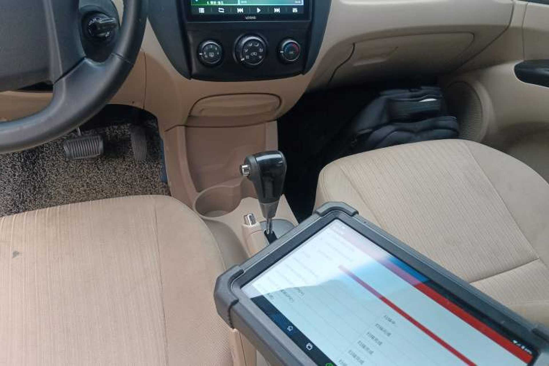 Used Kia Sportage 2013 2.0L Automatic Two-Wheel Drive GL Trim Gear Lever
