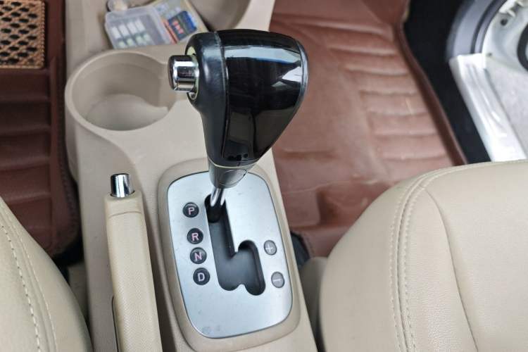 Used Kia Sportage 2013 2.0L Automatic Two-Wheel Drive GL Trim Gear Lever