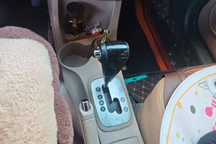 Used Kia Sportage 2013 2.0L Automatic Two-Wheel Drive GL Trim Gear Lever