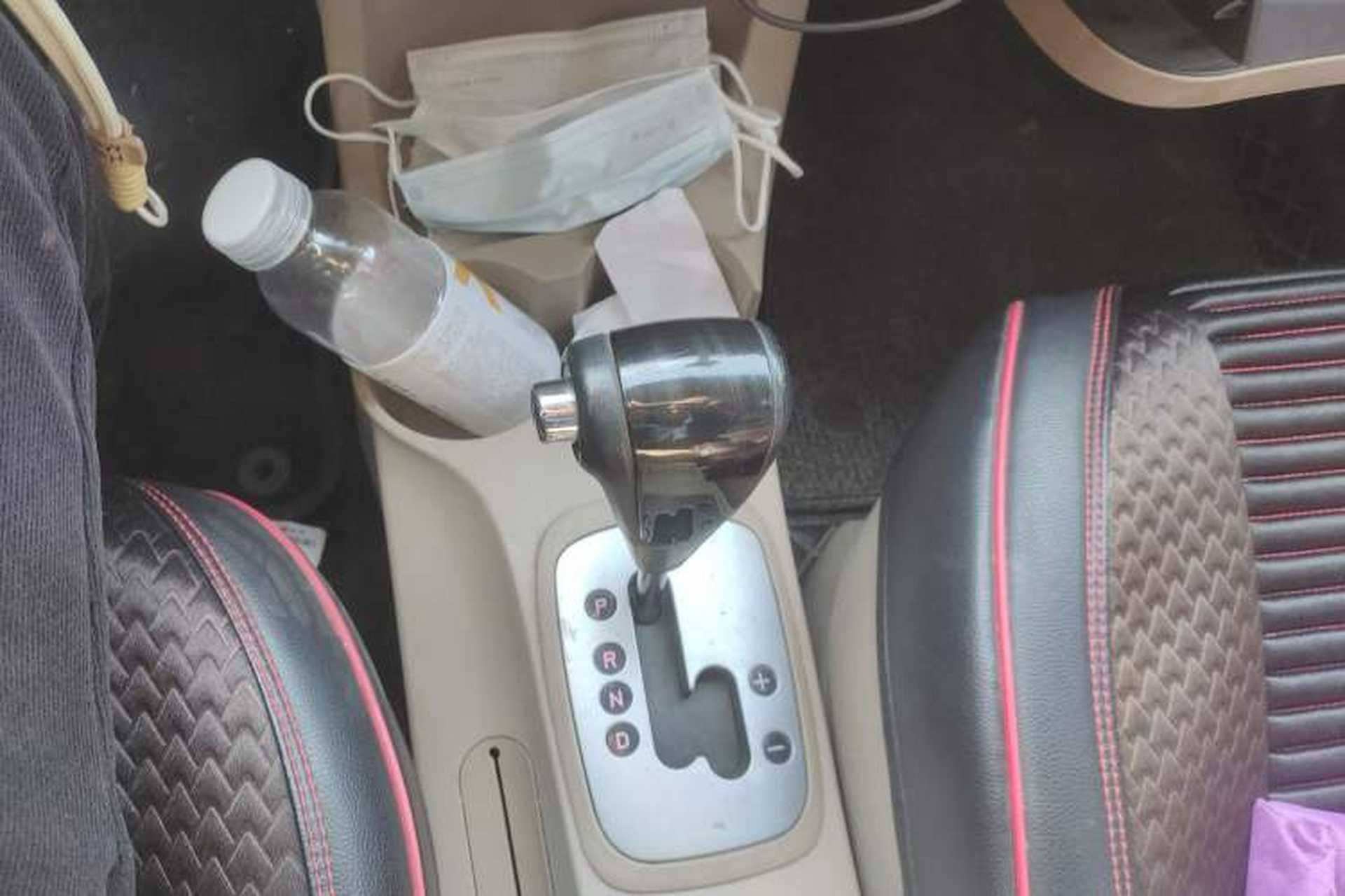 Used Kia Sportage 2013 2.0L Automatic Two-Wheel Drive GL Trim Gear Lever