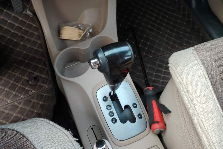 Used Kia Sportage 2013 2.0L Automatic Two-Wheel Drive GL Trim Gear Lever