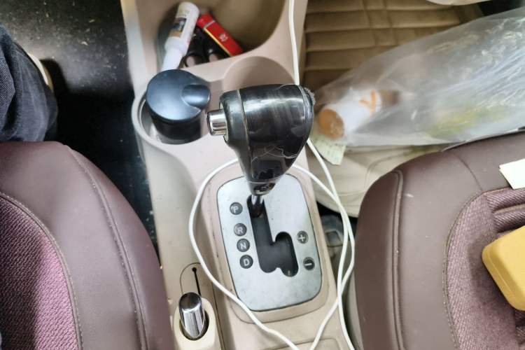 Used Kia Sportage 2013 2.0L Automatic Two-Wheel Drive GL Trim Gear Lever