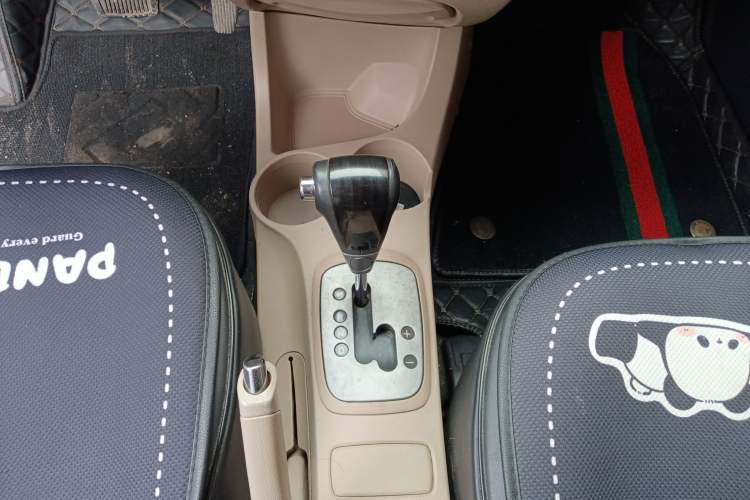 Used Kia Sportage 2013 2.0L Automatic Two-Wheel Drive GL Trim Gear Lever
