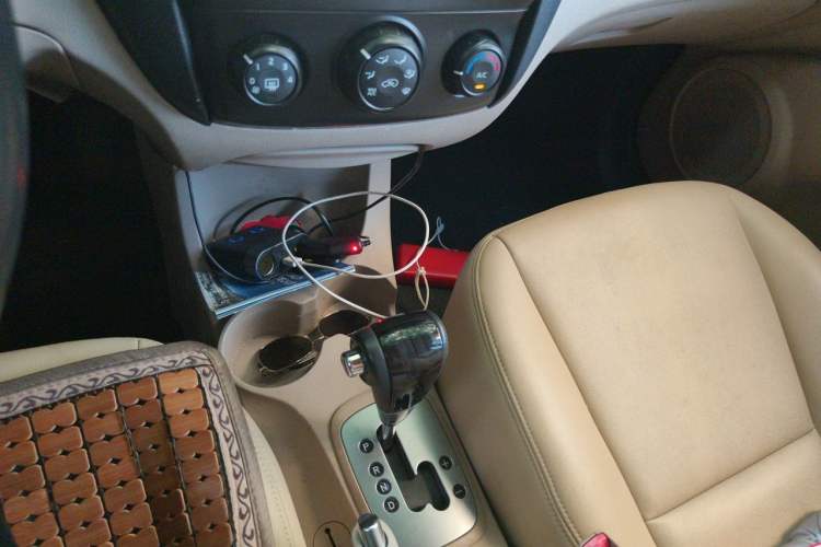 Used Kia Sportage 2013 2.0L Automatic Two-Wheel Drive GL Trim Gear Lever