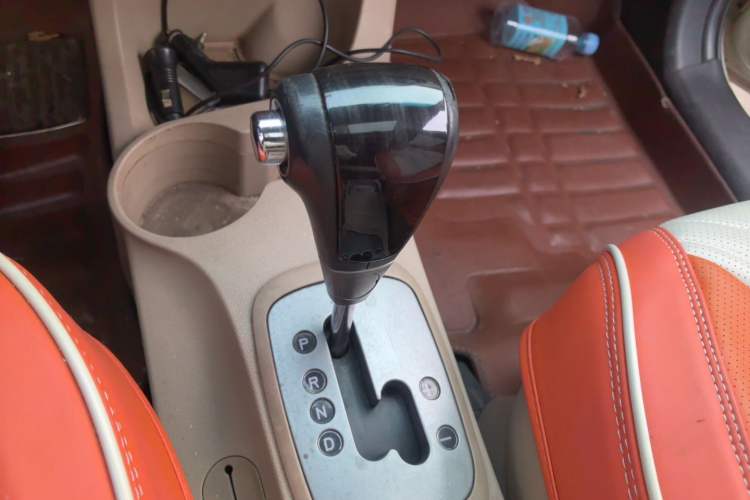 Used Kia Sportage 2013 2.0L Automatic Two-Wheel Drive GL Trim Gear Lever
