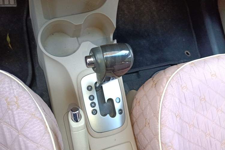 Used Kia Sportage 2013 2.0L Automatic Two-Wheel Drive GL Trim Gear Lever