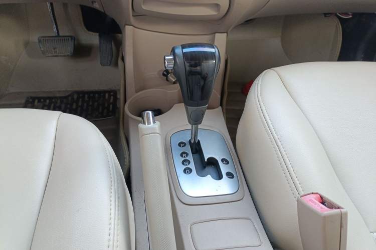 Used Kia Sportage 2013 2.0L Automatic Two-Wheel Drive GL Trim Gear Lever