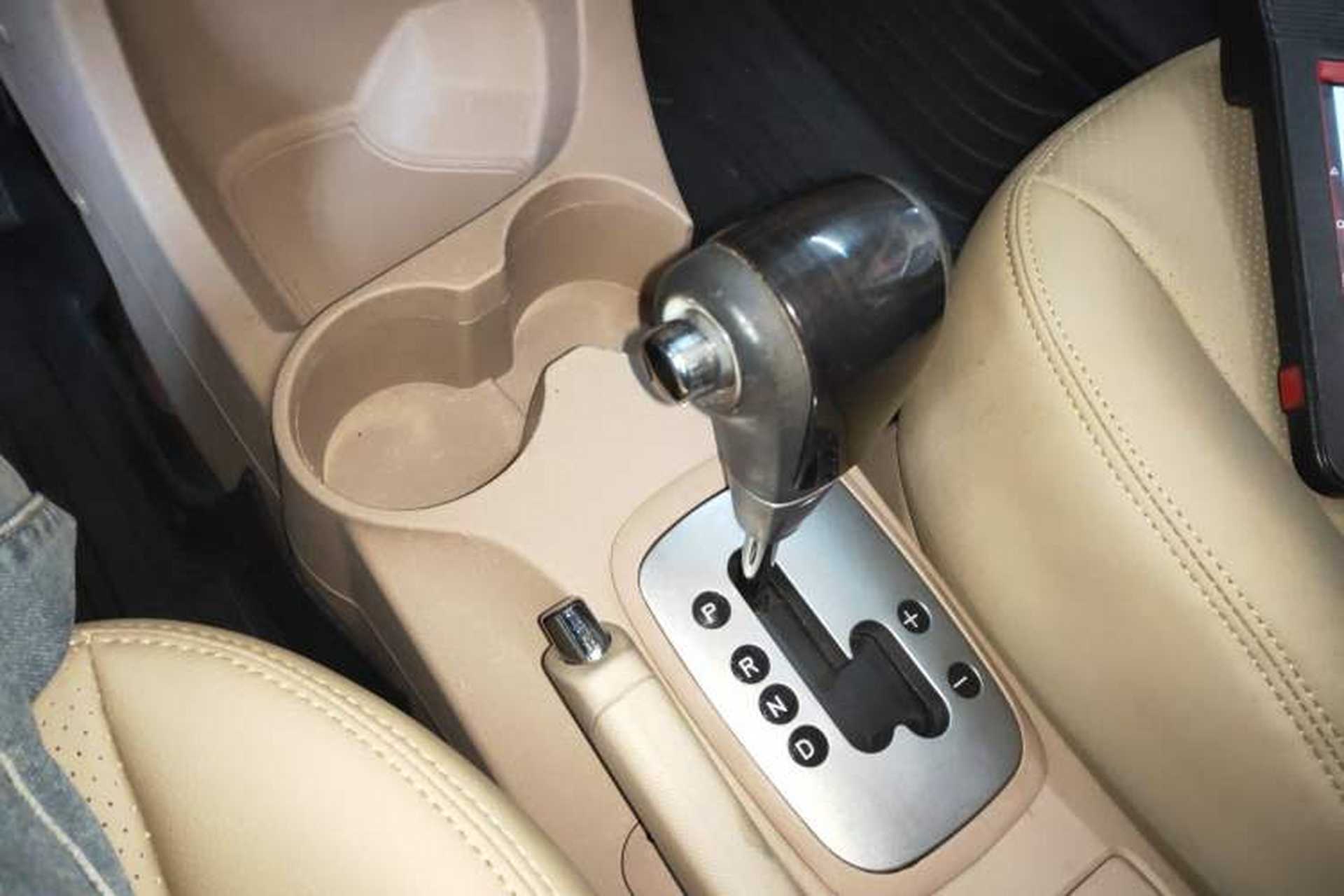 Used Kia Sportage 2013 2.0L Automatic Two-Wheel Drive GL Trim Gear Lever