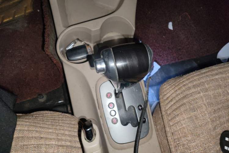 Used Kia Sportage 2013 2.0L Automatic Two-Wheel Drive GL Trim Gear Lever