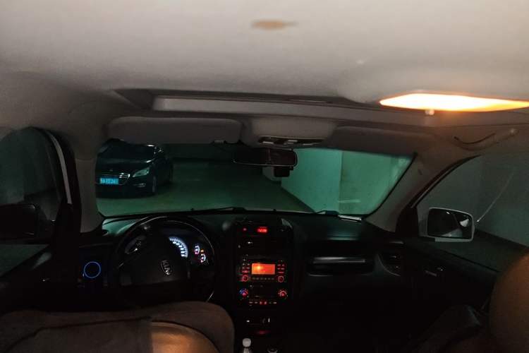 Used Kia Sportage 2013 2.0L Manual Two-Wheel Drive GLS Headliner