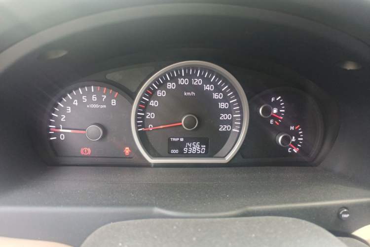 Used Kia Sportage 2013 2.0L Manual Two-Wheel Drive GL Trim Instrument Cluster