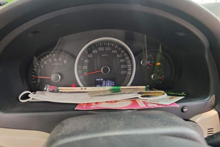 Used Kia Sportage 2013 2.0L Manual Two-Wheel Drive GL Trim Instrument Cluster