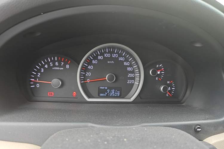 Used Kia Sportage 2013 2.0L Manual Two-Wheel Drive GL Trim Instrument Cluster
