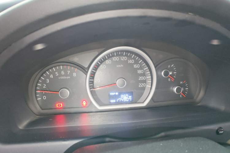Used Kia Sportage 2013 2.0L Manual Two-Wheel Drive GL Trim Instrument Cluster