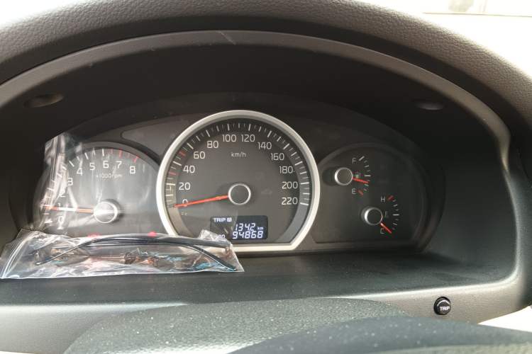 Used Kia Sportage 2013 2.0L Manual Two-Wheel Drive GL Trim Instrument Cluster