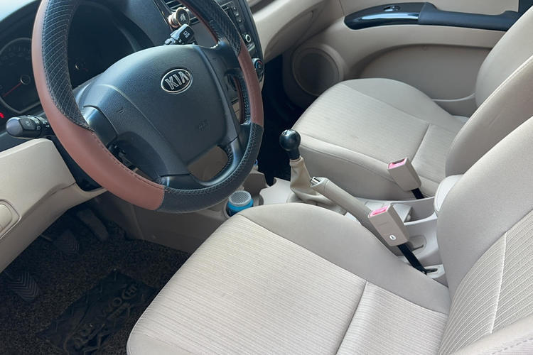 Used Kia Sportage 2013 2.0L Manual Two-Wheel Drive GL Trim Interior 2