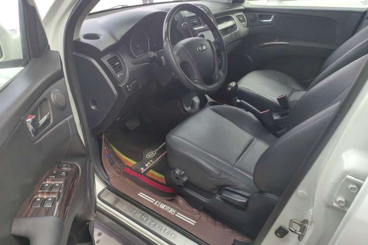 Used Kia Sportage 2013 2.0L Automatic Two-Wheel Drive GLS Trim Interior 2