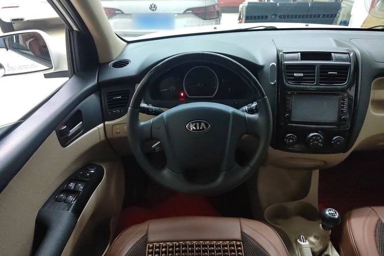 Used Kia Sportage 2013 2.0L Manual Two-Wheel Drive GL Trim Interior 2