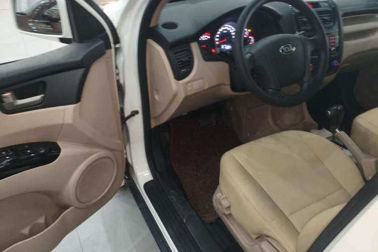 Used Kia Sportage 2013 2.0L Automatic Two-Wheel Drive GL Trim Interior 3