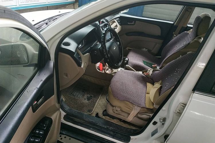Used Kia Sportage 2013 2.0L Automatic Two-Wheel Drive GL Trim Interior 3