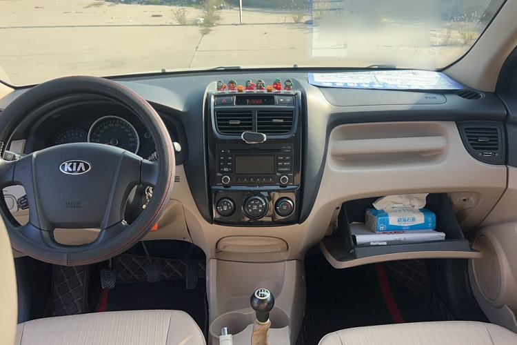 Used Kia Sportage 2013 2.0L Manual Two-Wheel Drive GL Trim Interior 3