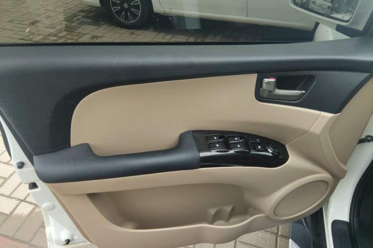 Used Kia Sportage 2013 2.0L Automatic Two-Wheel Drive GL Trim Left Front Door Interior