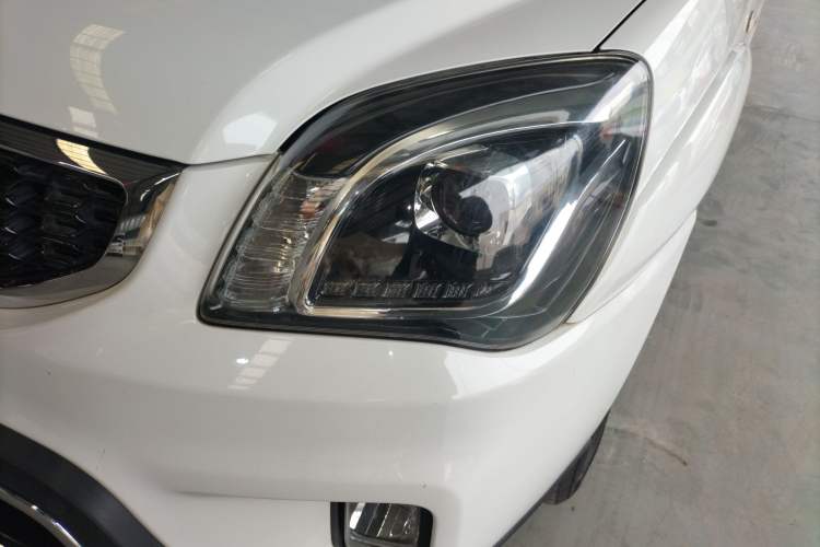 Used Kia Sportage 2013 2.0L Manual Two-Wheel Drive GL Trim Left Front Headlight